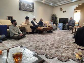 دیدار جمعی از دانشجویان بسیجی دانشکده تهران با خانواده شهید دکتر سید مصطفی ساداتی